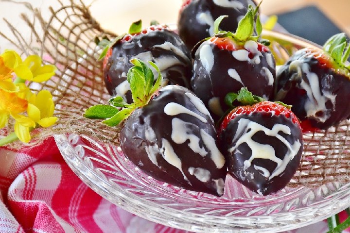 Fruit With Chocolate